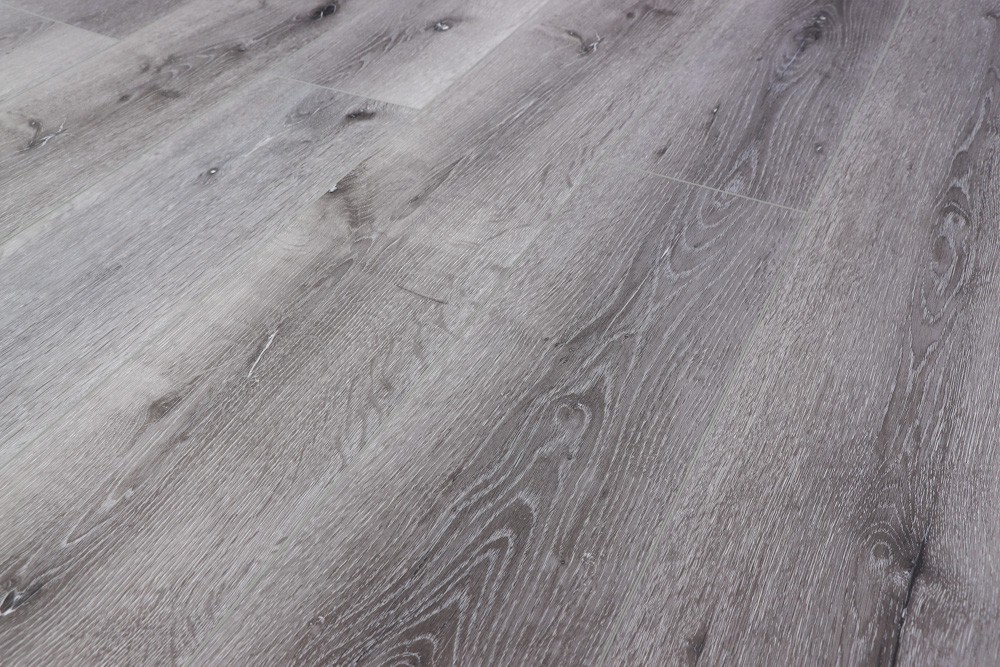 Кварцвиниловый SPC ламинат Cronafloor Wood Дуб Серый ZH-82015-8 1200×180×4